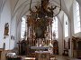 St. Georgs-Kirche - Blick in den Chor mit Hochaltar und Rosenkranzmadonna