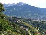 Schloss und Dorf Tirol